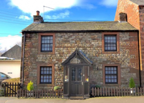 Dunkeld Cottage - close to the Lake District!